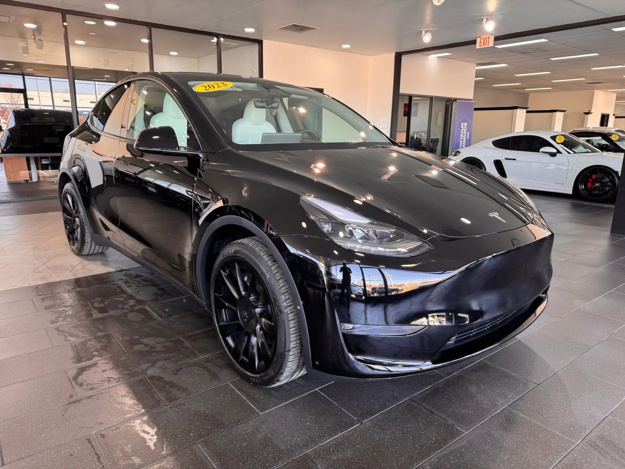 Used 2023 Tesla Model Y Long Range AWD/4WD image 7