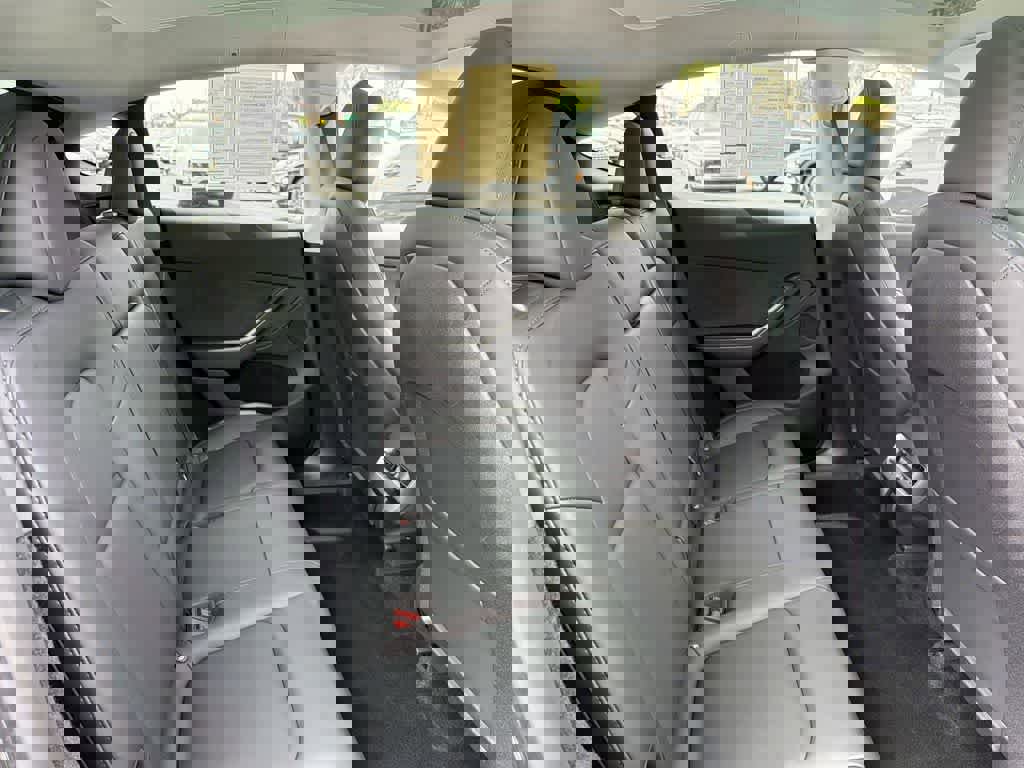 Used 2024 Tesla Model Y Long Range AWD/4WD image 33