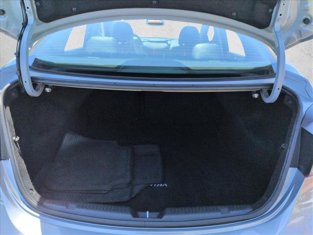 Used 2015 Hyundai Elantra Limited w/ Option Group 05 FWD image 6