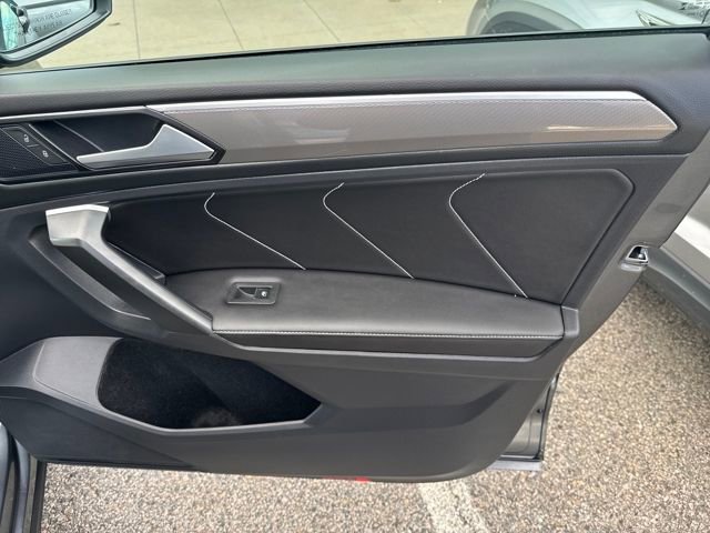 Certified 2024 Volkswagen Tiguan SE R-Line image 34