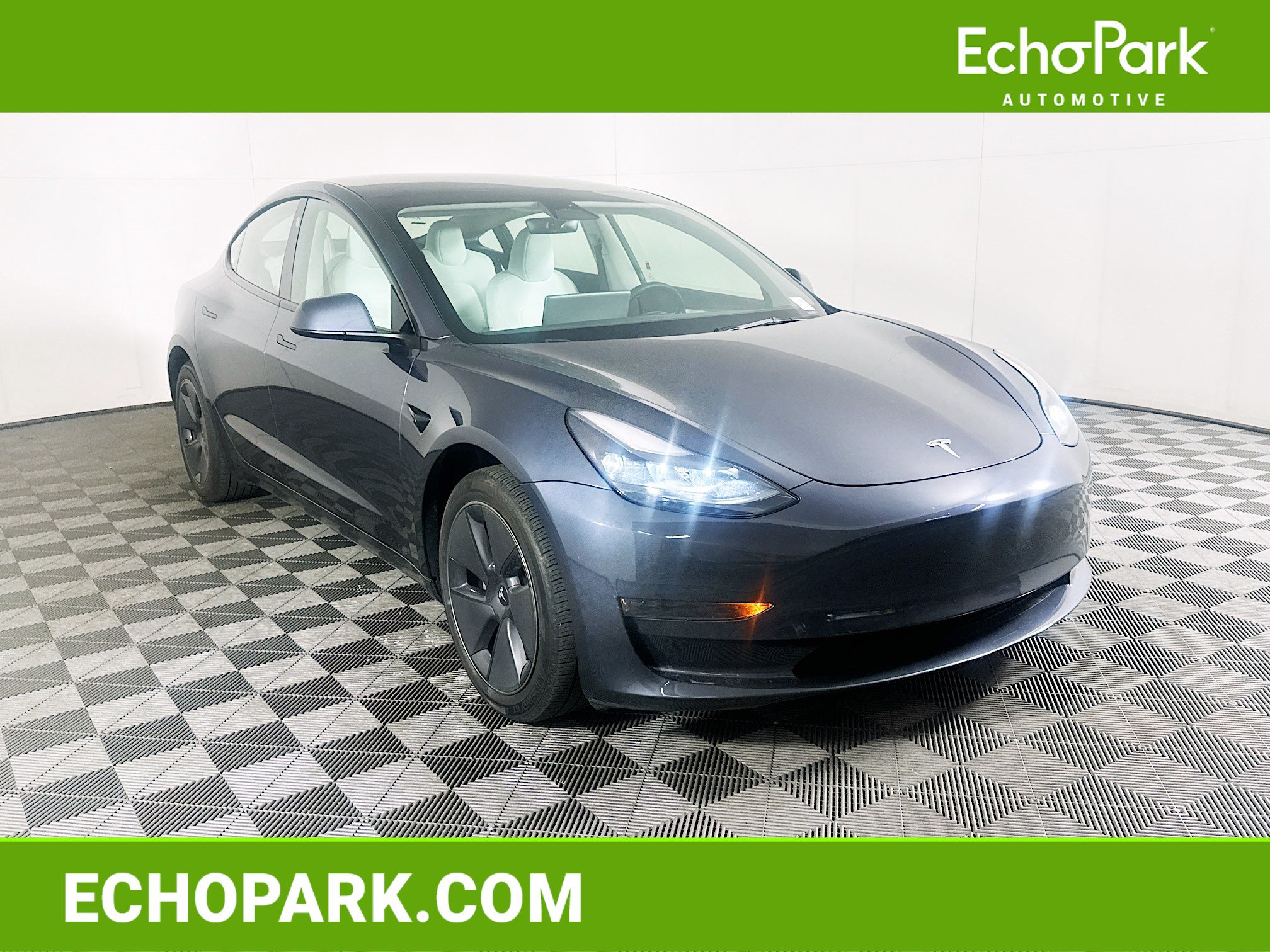 Used 2023 Tesla Model 3 Standard Range RWD image 1
