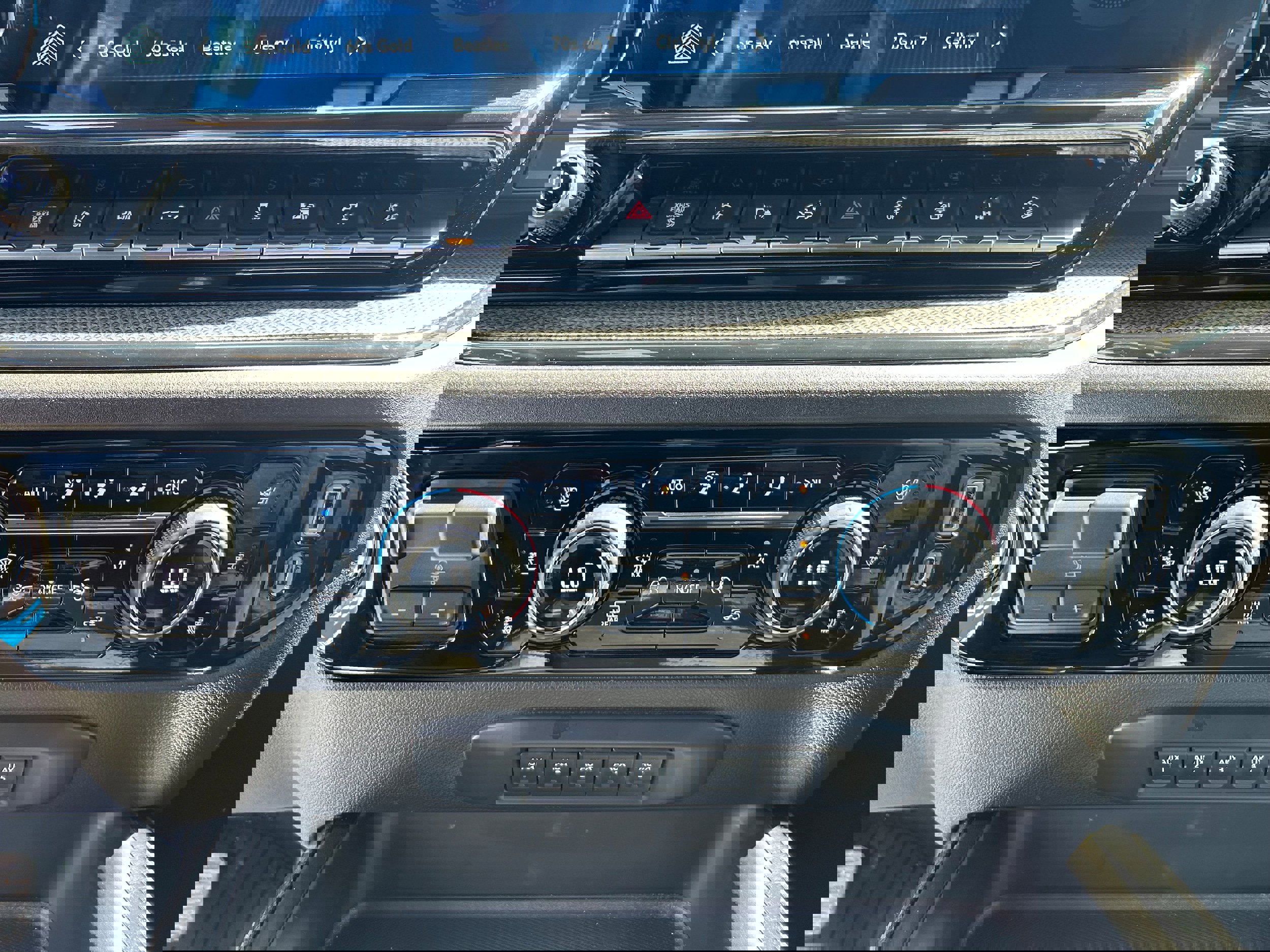 Used 2025 Chevrolet Silverado 2500 ZR2 w/ ZR2 Bison Edition image 32