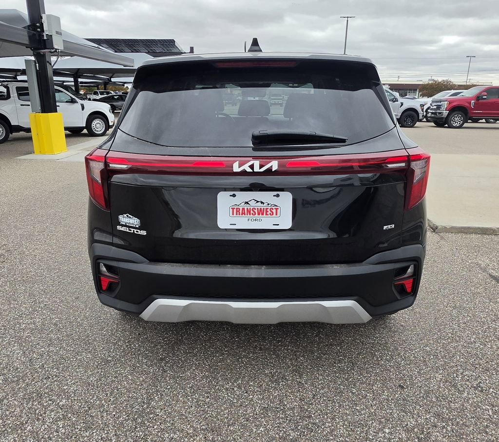 Used 2026 Kia Seltos LX AWD/4WD image 8