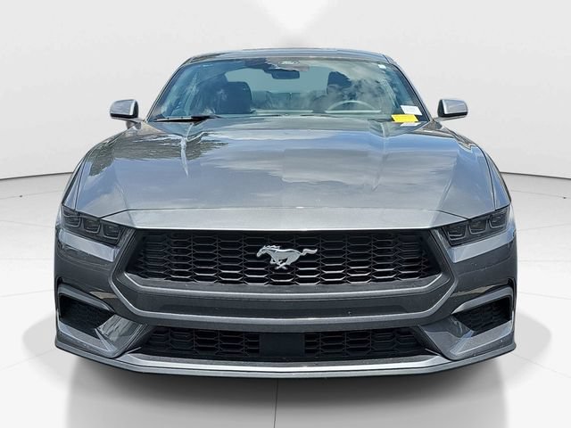 Used 2025 Ford Mustang Coupe RWD image 8