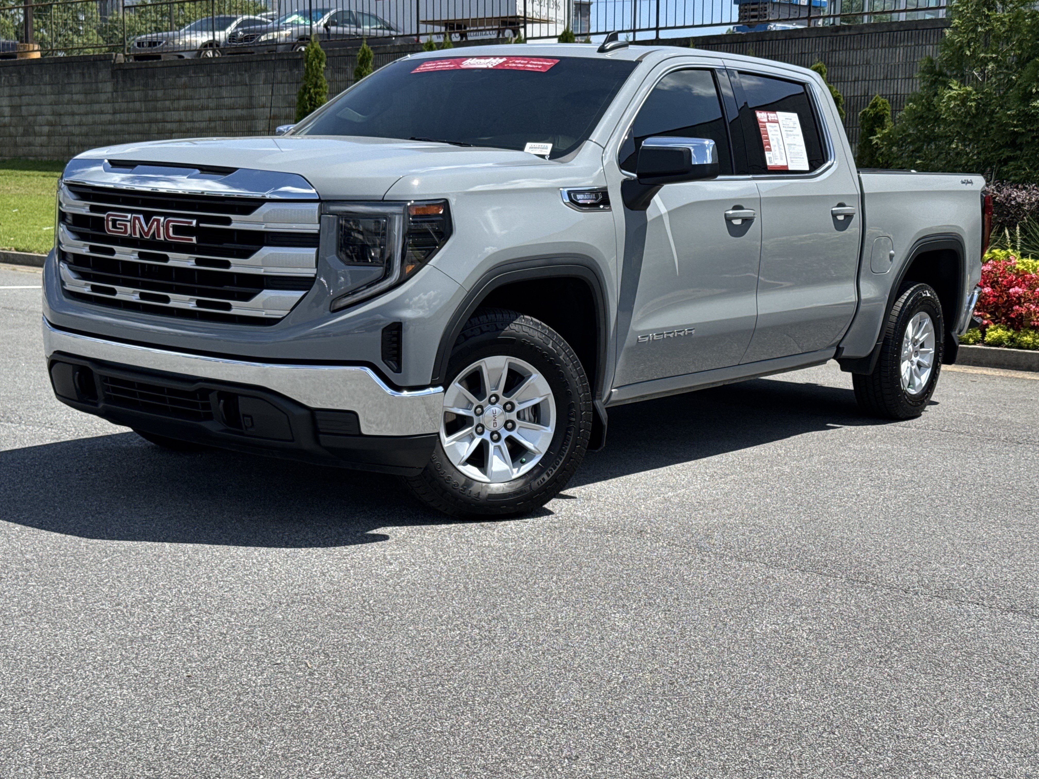 Used 2024 GMC Sierra 1500 SLE w/ Preferred Package AWD/4WD image 5