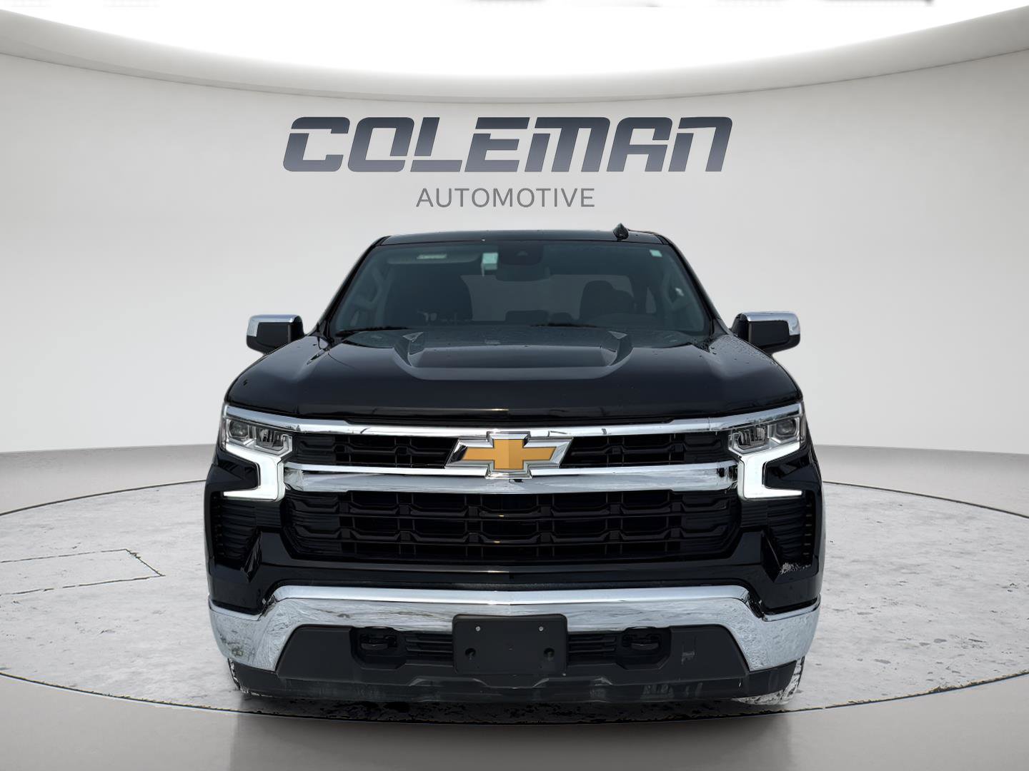 Used 2025 Chevrolet Silverado 1500 LT image 2