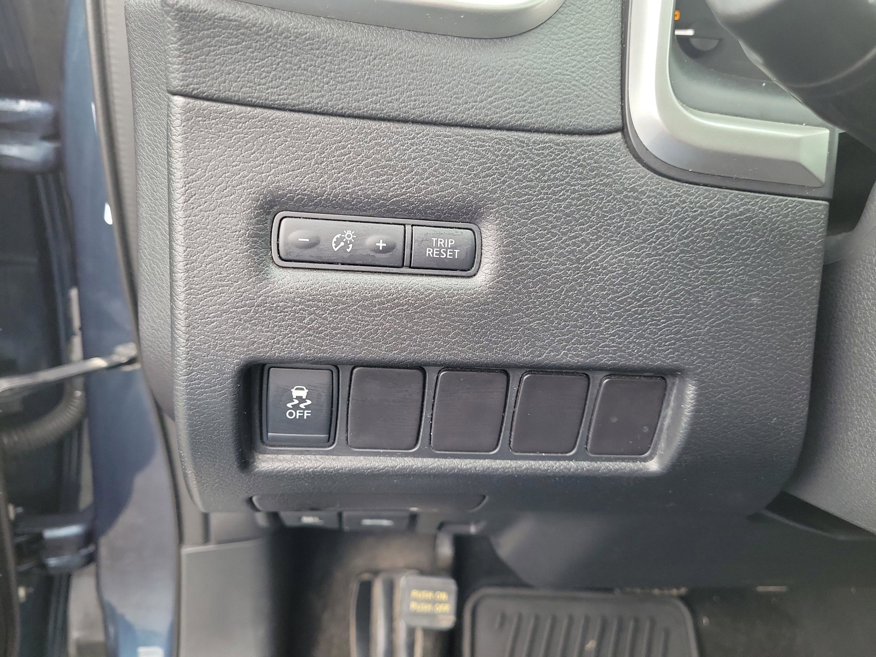 Used 2015 Nissan Murano SV image 23