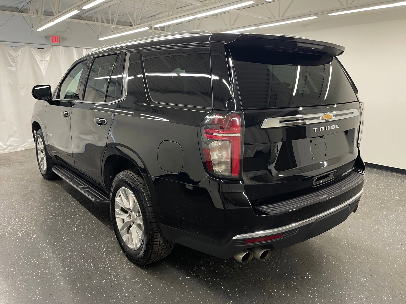 Used 2024 Chevrolet Tahoe Premier image 3