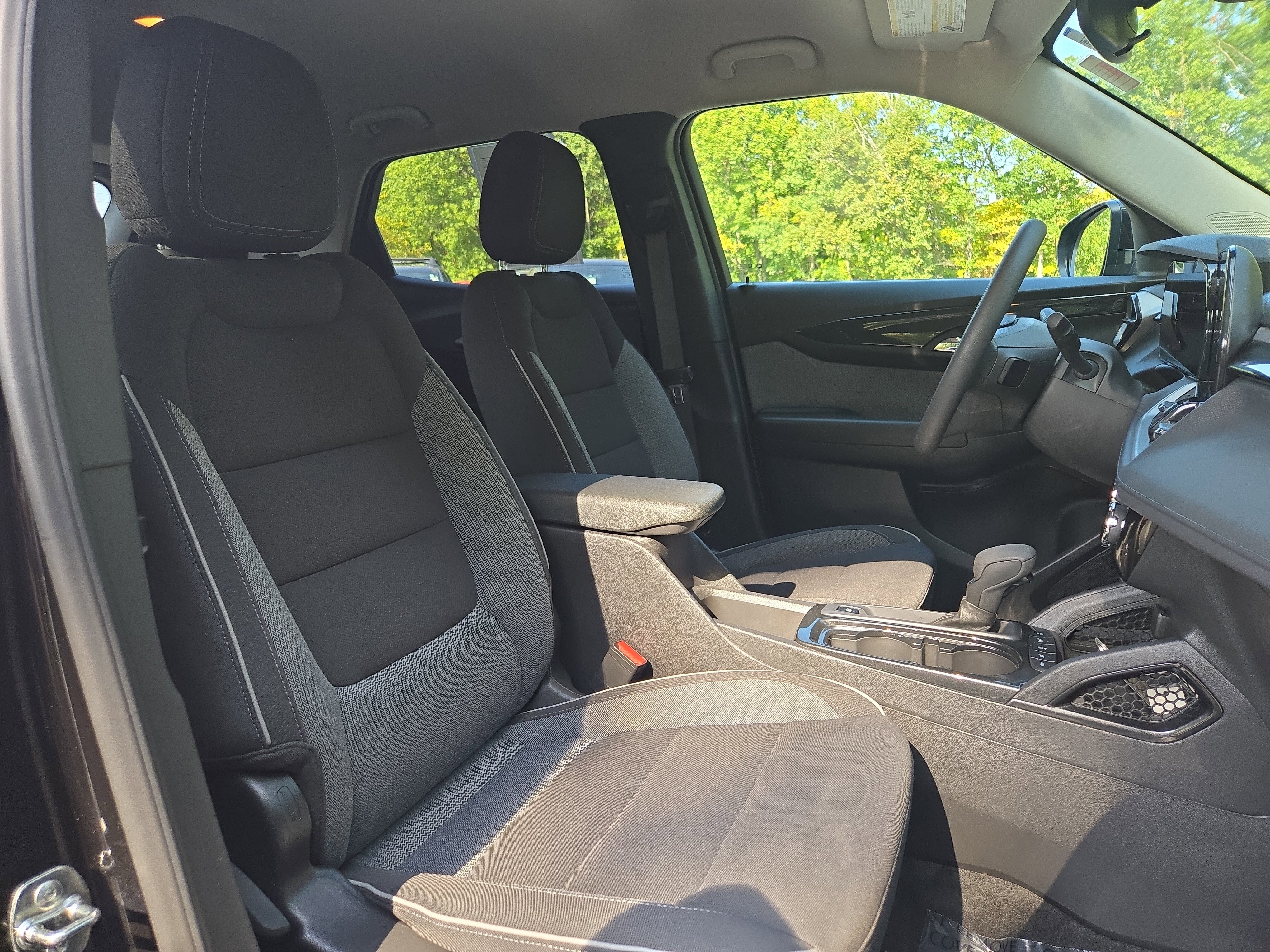 Used 2025 Chevrolet TrailBlazer LT image 24