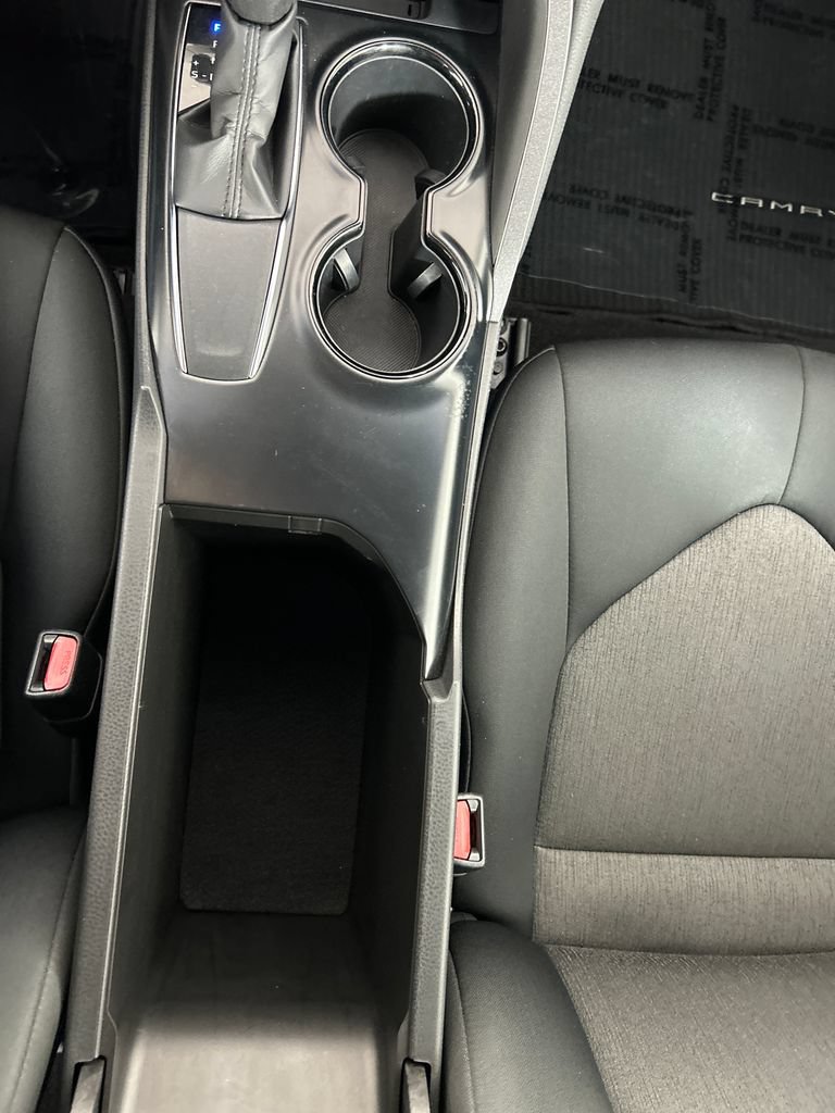 Used 2019 Toyota Camry LE FWD image 15
