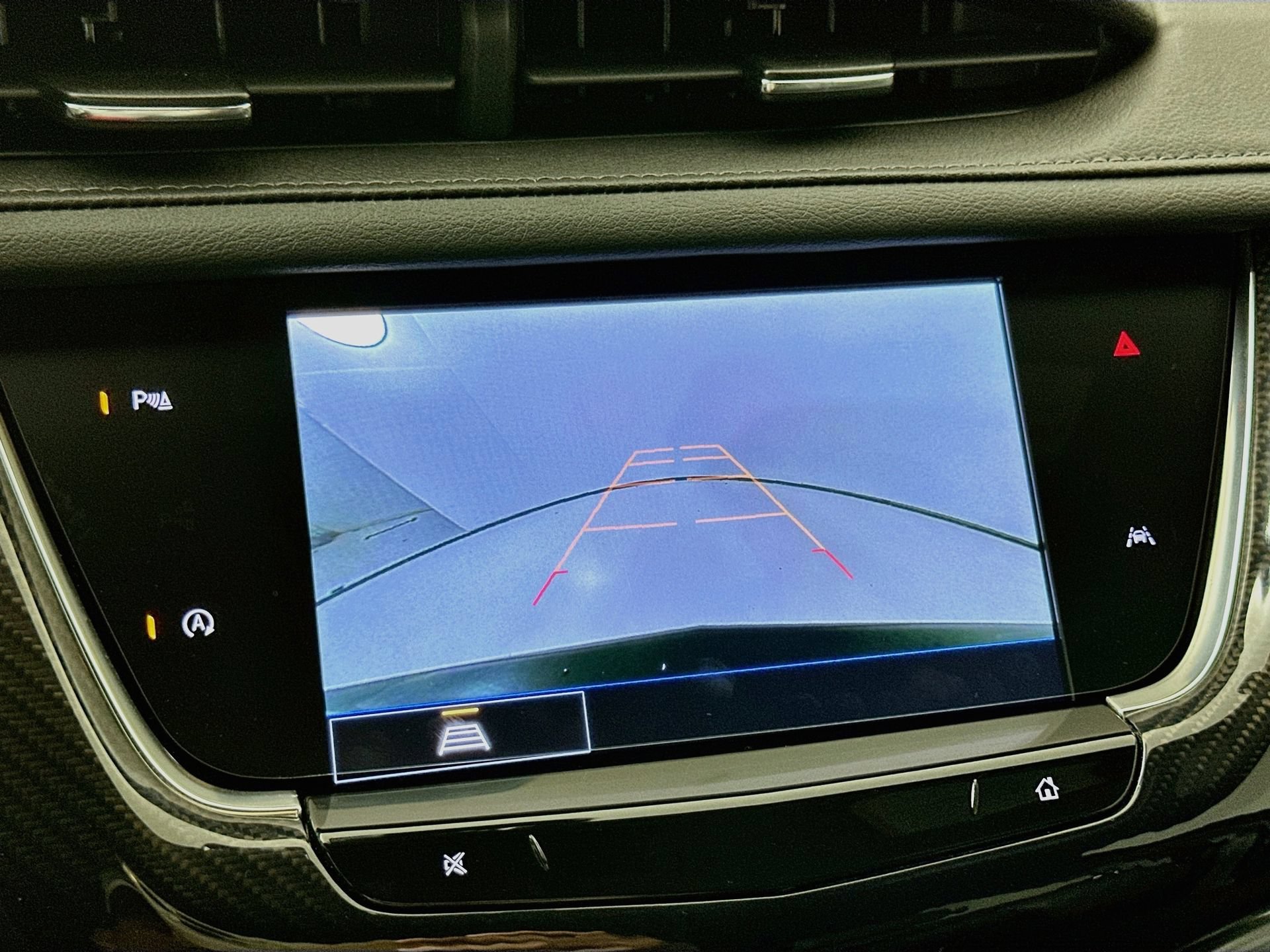 Used 2025 Cadillac XT6 Sport w/ LPO, Onyx Lite Package AWD/4WD image 14
