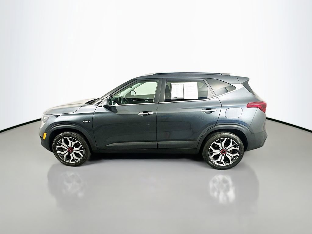 Used 2023 Kia Seltos SX w/ SX Sunroof Package AWD/4WD image 4