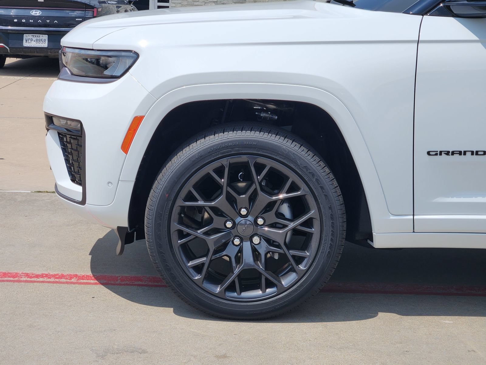 New 2026 Jeep Grand Cherokee Summit w/ Obsidian Package AWD/4WD image 10