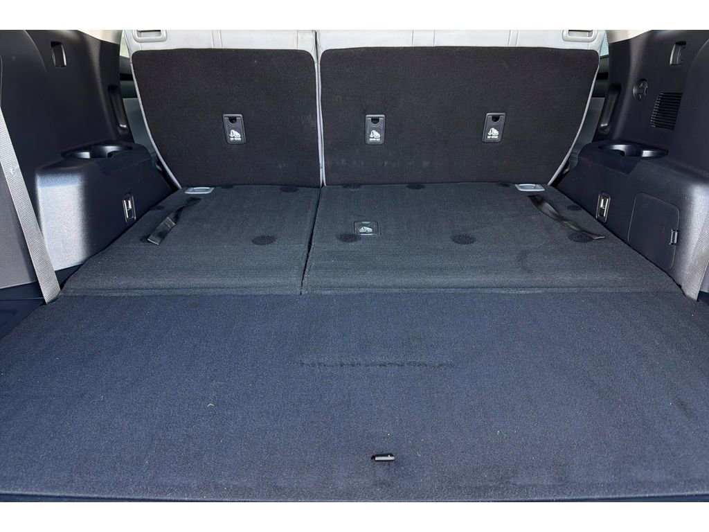 Used 2020 Toyota Highlander XLE image 18