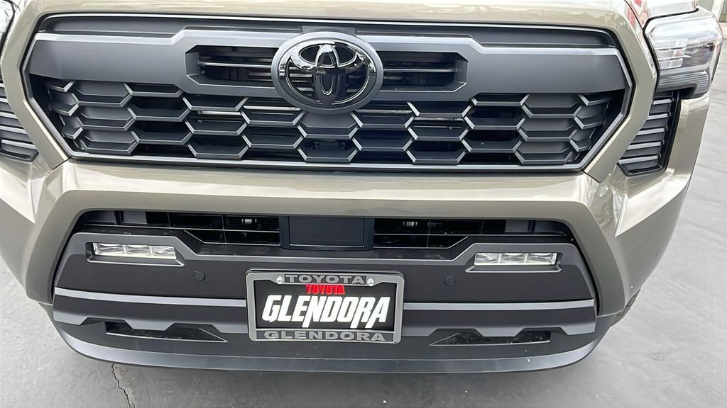 New 2026 Toyota Tacoma TRD Off-Road AWD/4WD image 9
