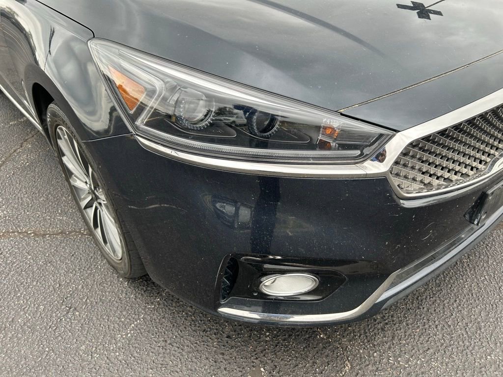 Used 2018 Kia Cadenza Premium image 3