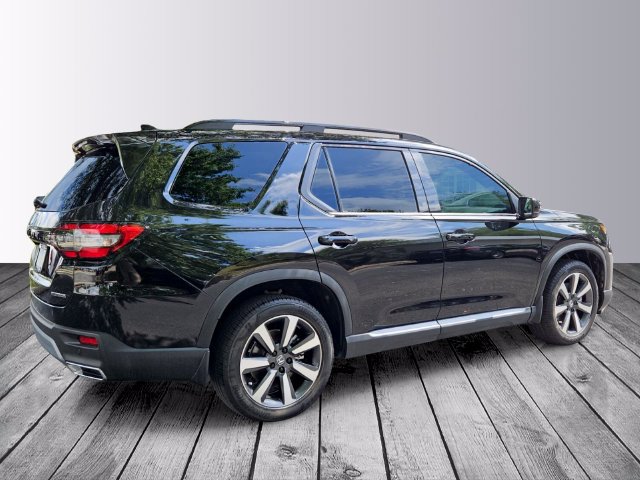 Used 2025 Honda Pilot Touring image 5