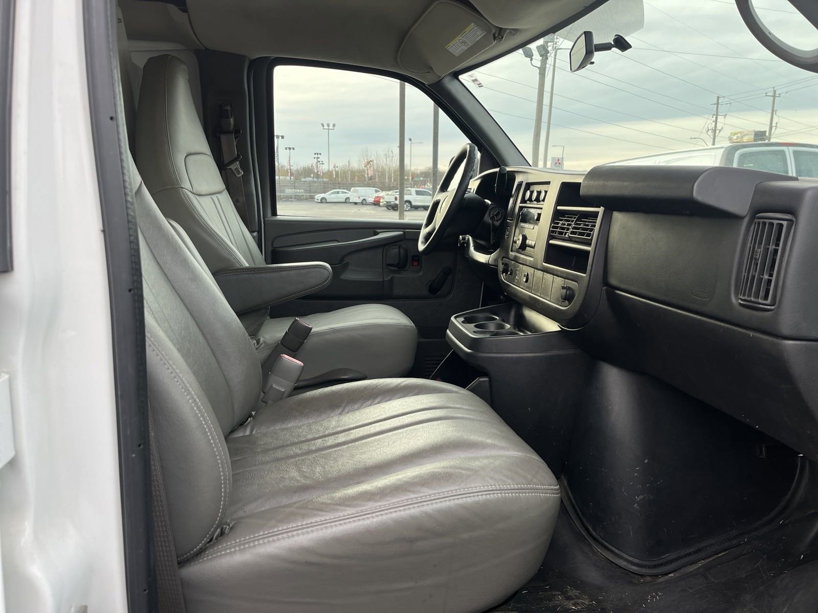 Used 2013 Chevrolet Express 2500 image 10