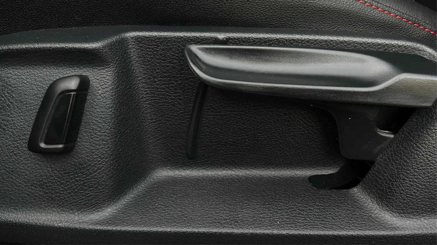 Used 2017 Volkswagen GTI SE FWD image 38