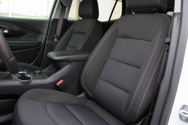 Used 2023 GMC Terrain SLE image 25