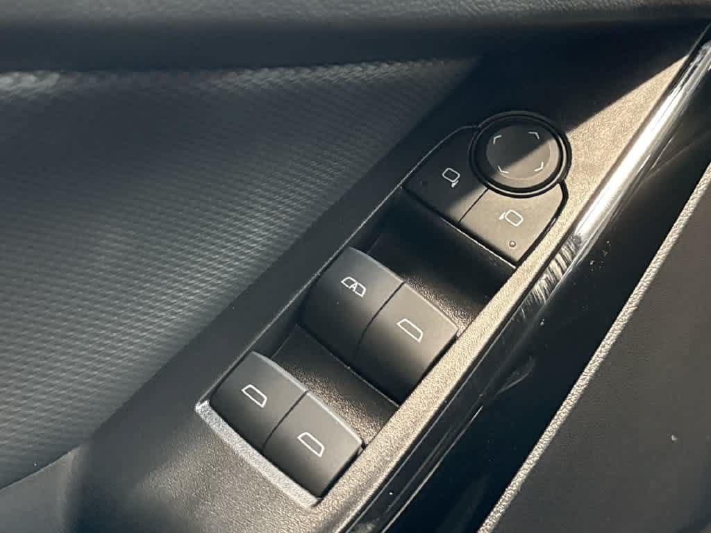 Used 2025 Chevrolet Equinox LT FWD image 21