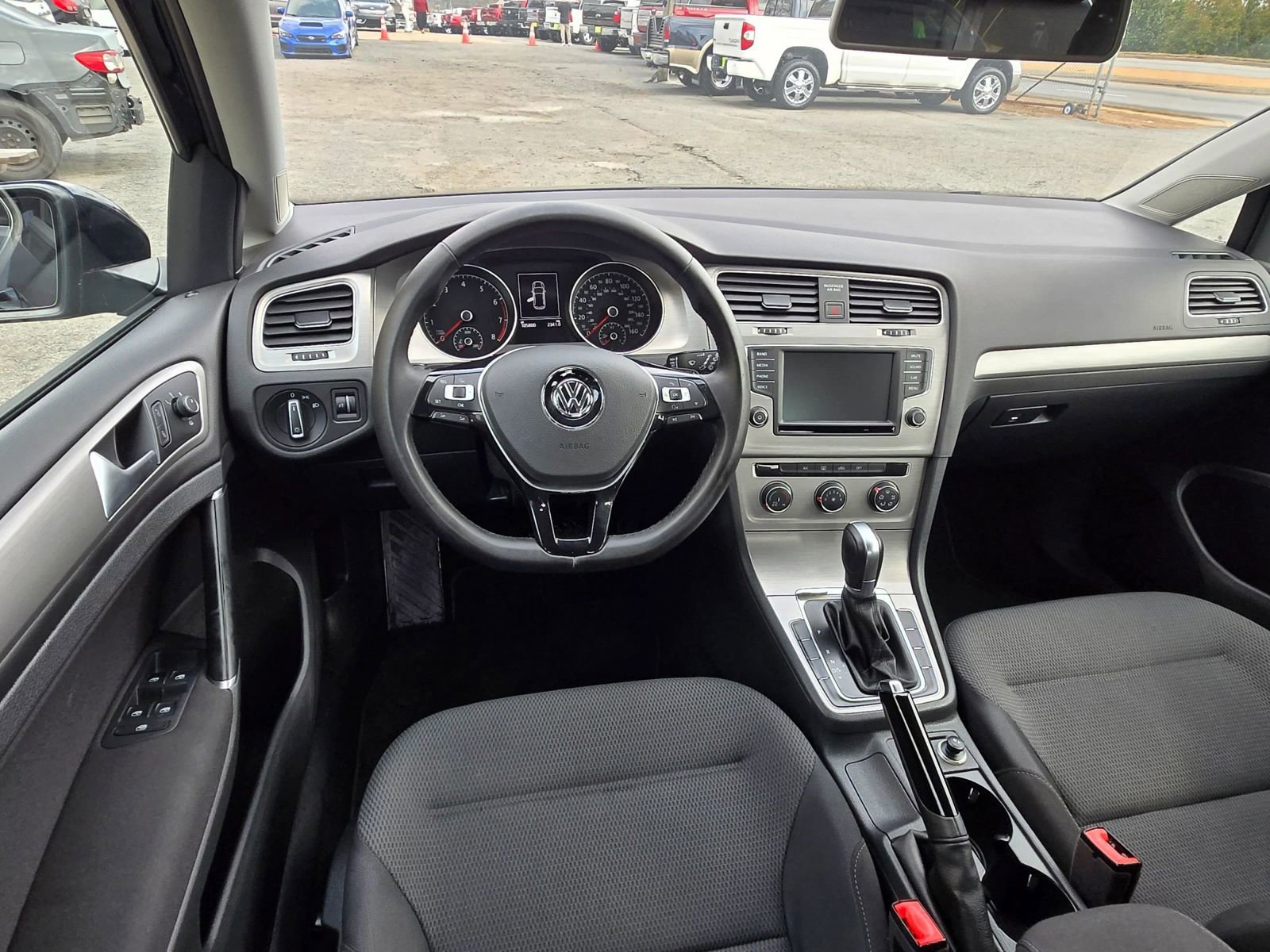 Used 2016 Volkswagen Golf S image 5