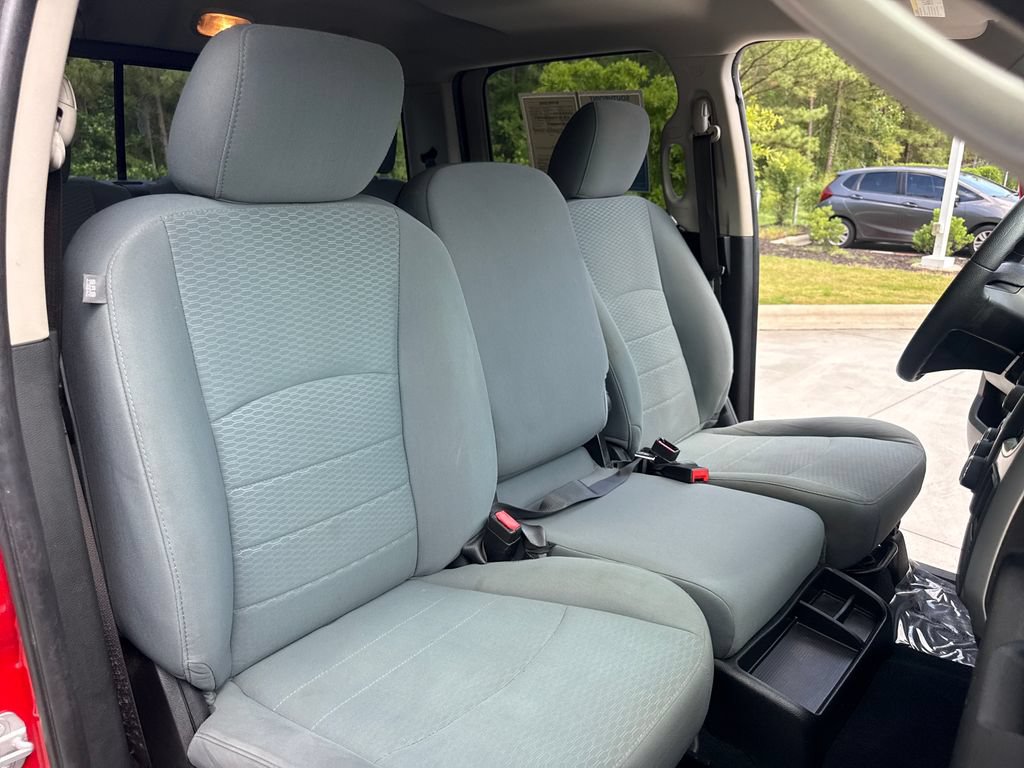 Used 2019 RAM 1500 Classic SLT AWD/4WD image 34
