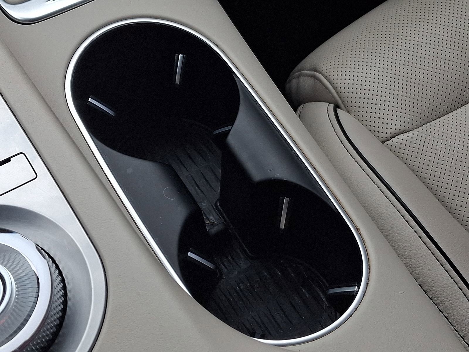 Used 2022 Genesis GV70 2.5T w/ Advanced Package image 28