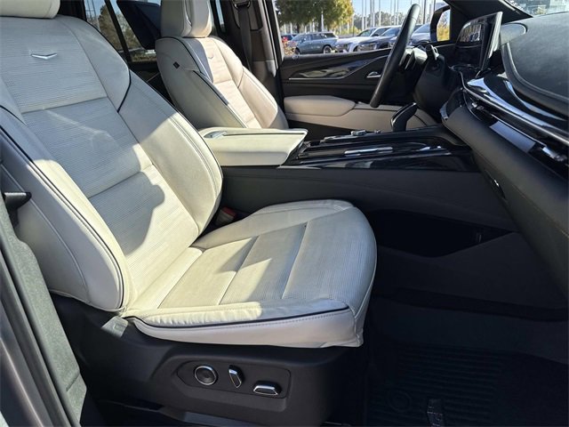 Used 2024 Cadillac Escalade Sport w/ LPO, ONYX Package image 9