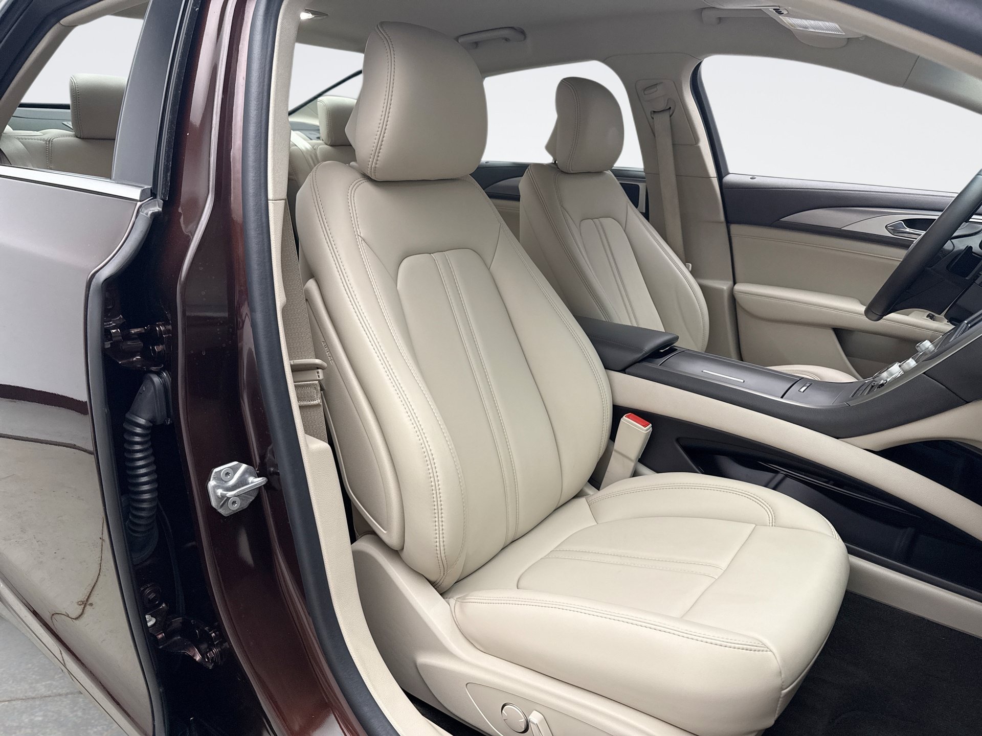 Used 2019 Lincoln MKZ Premiere FWD image 16
