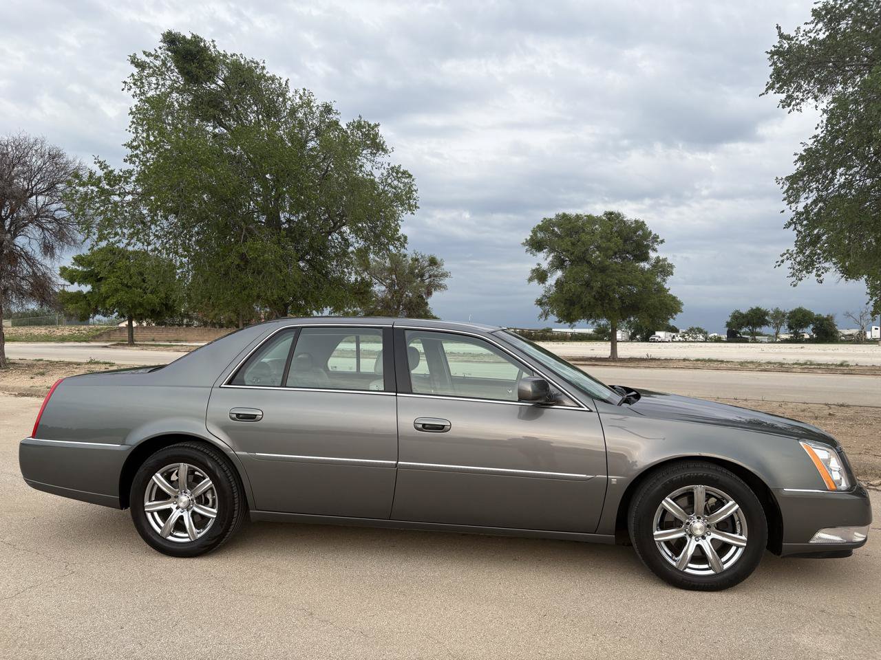 Used 2006 Cadillac DTS FWD image 57