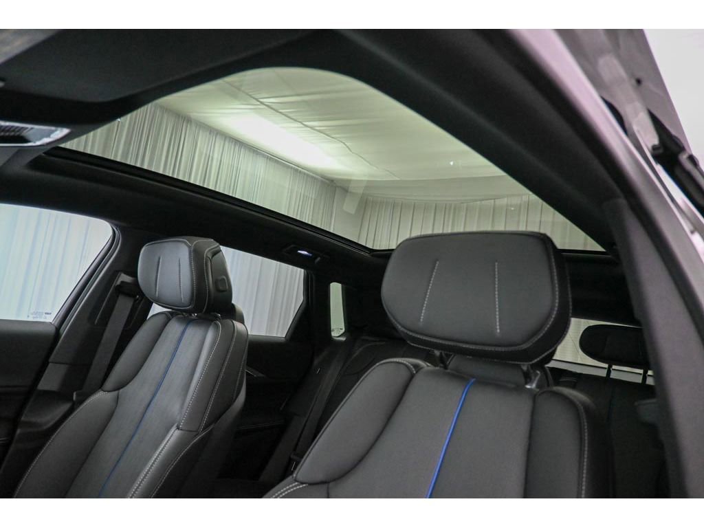 New 2025 Cadillac Lyriq Sport image 21