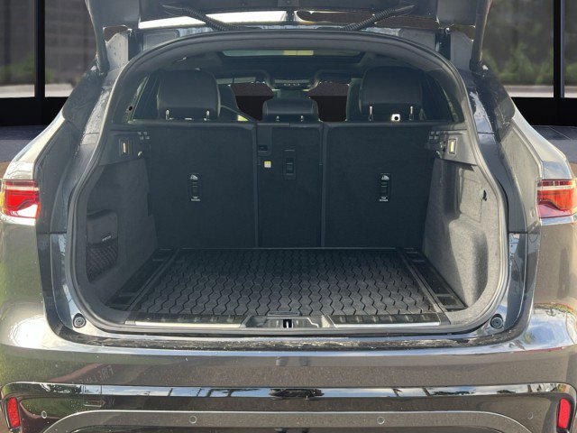 Used 2025 Jaguar F-PACE R-Dynamic S image 17