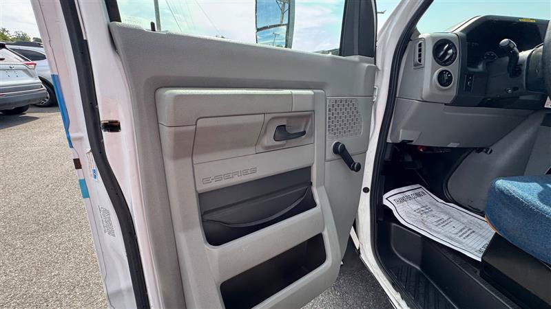 Used 2014 Ford E-450 and Econoline 450 Super Duty w/ Shuttle Bus Prep Package RWD image 35