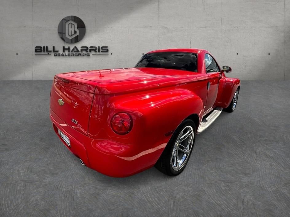 Used 2005 Chevrolet SSR w/ Preferred Equipment Group RWD image 4