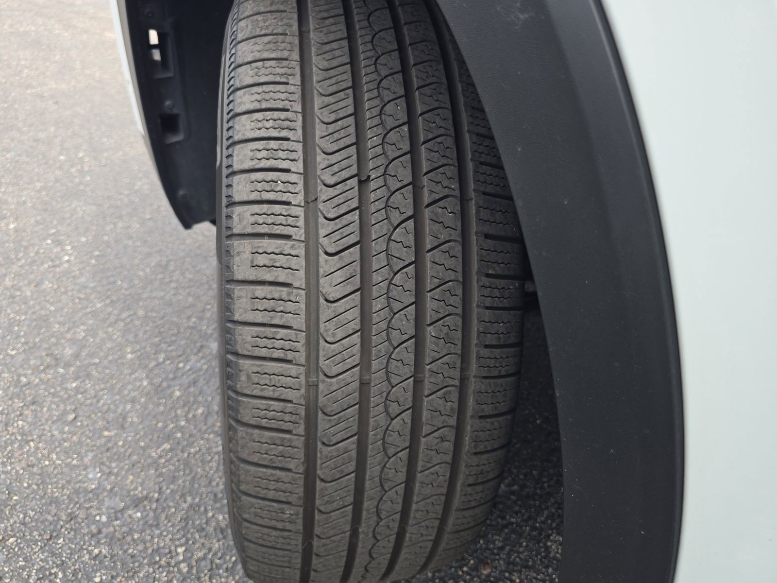 Used 2020 Volkswagen Atlas Cross Sport SEL Premium image 28