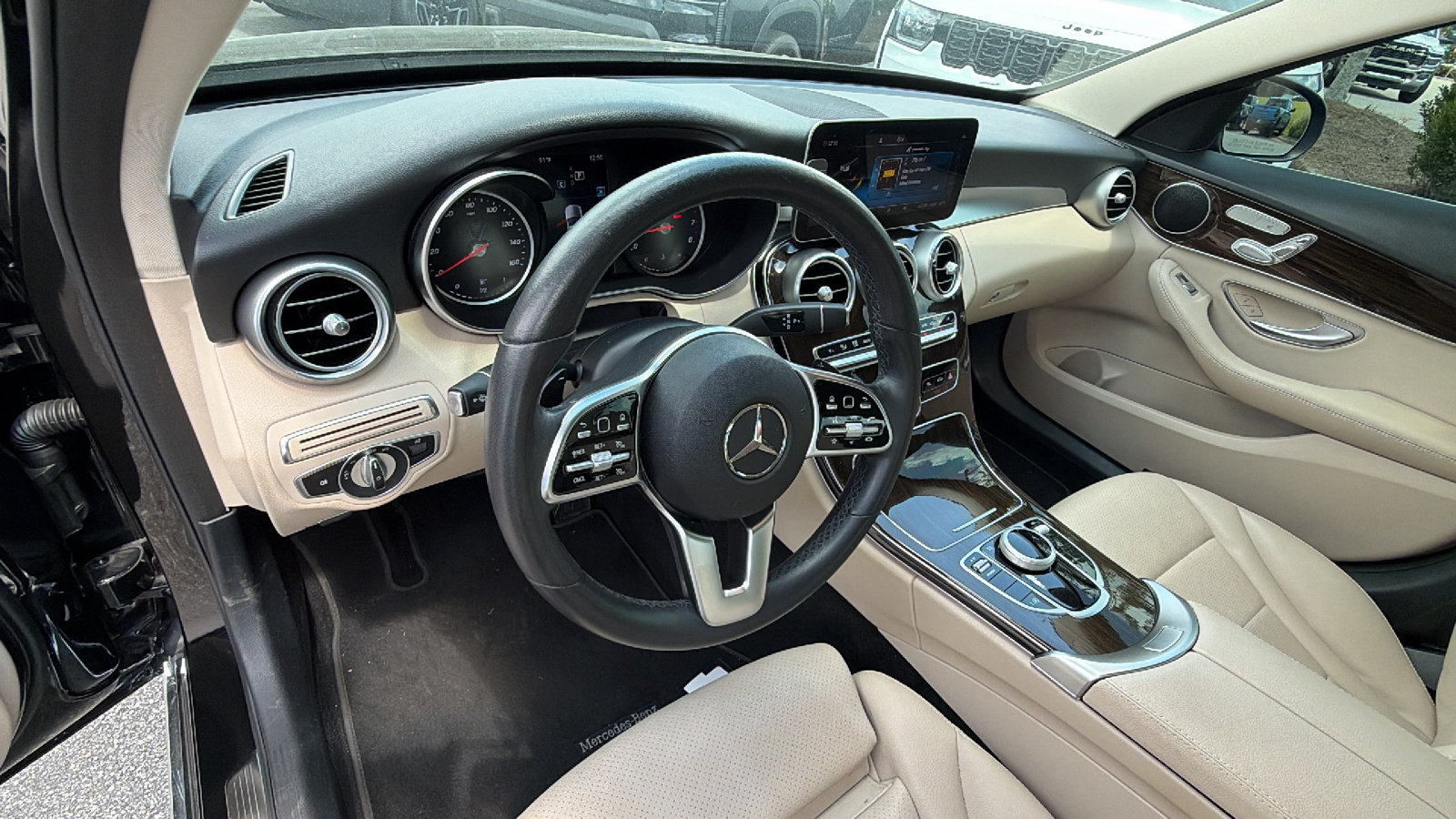 Used 2019 Mercedes-Benz C 300 Sedan image 24