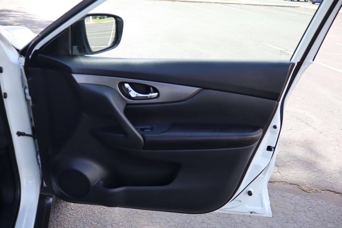 Used 2015 Nissan Rogue S AWD/4WD image 26