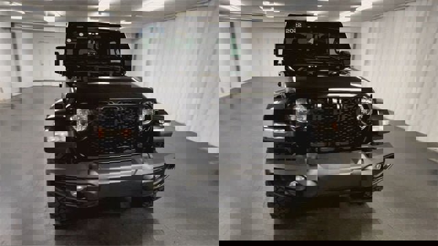 Used 2022 Jeep Gladiator Sport image 3