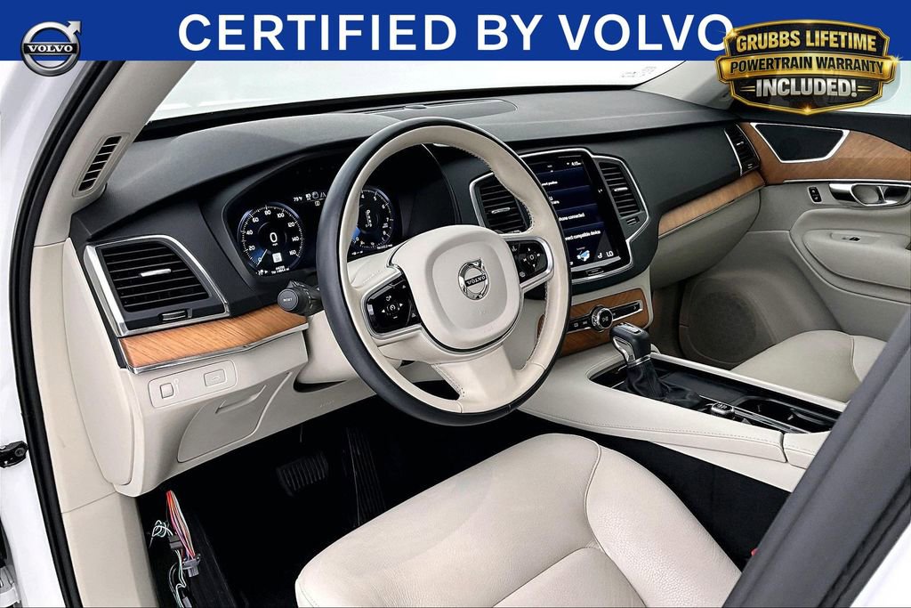 Used 2022 Volvo XC90 T6 Momentum w/ Climate Package AWD/4WD image 17