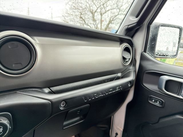 Used 2021 Jeep Wrangler Unlimited Sport image 23