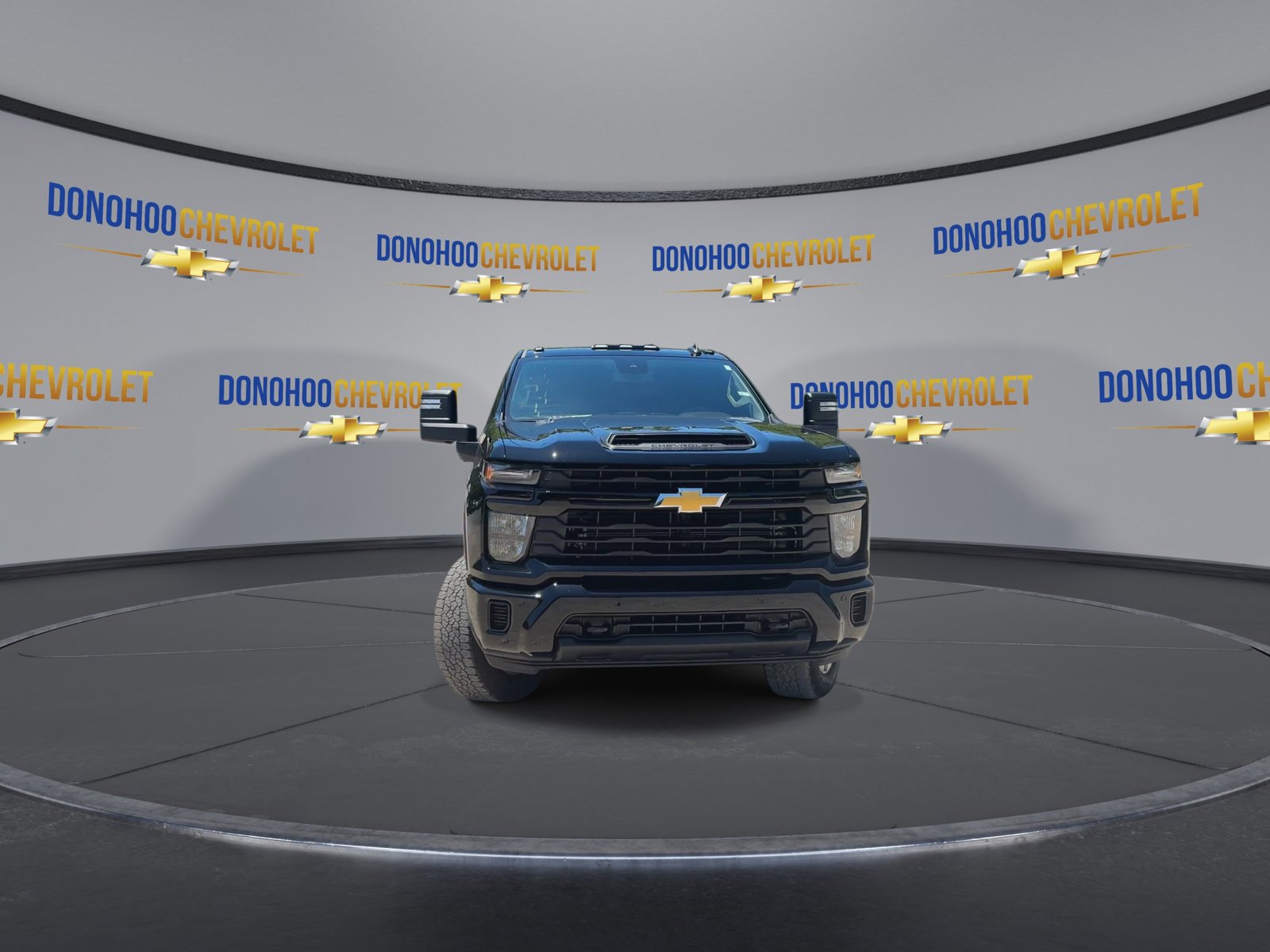Used 2025 Chevrolet Silverado 2500 Custom w/ Custom Value Package AWD/4WD image 6