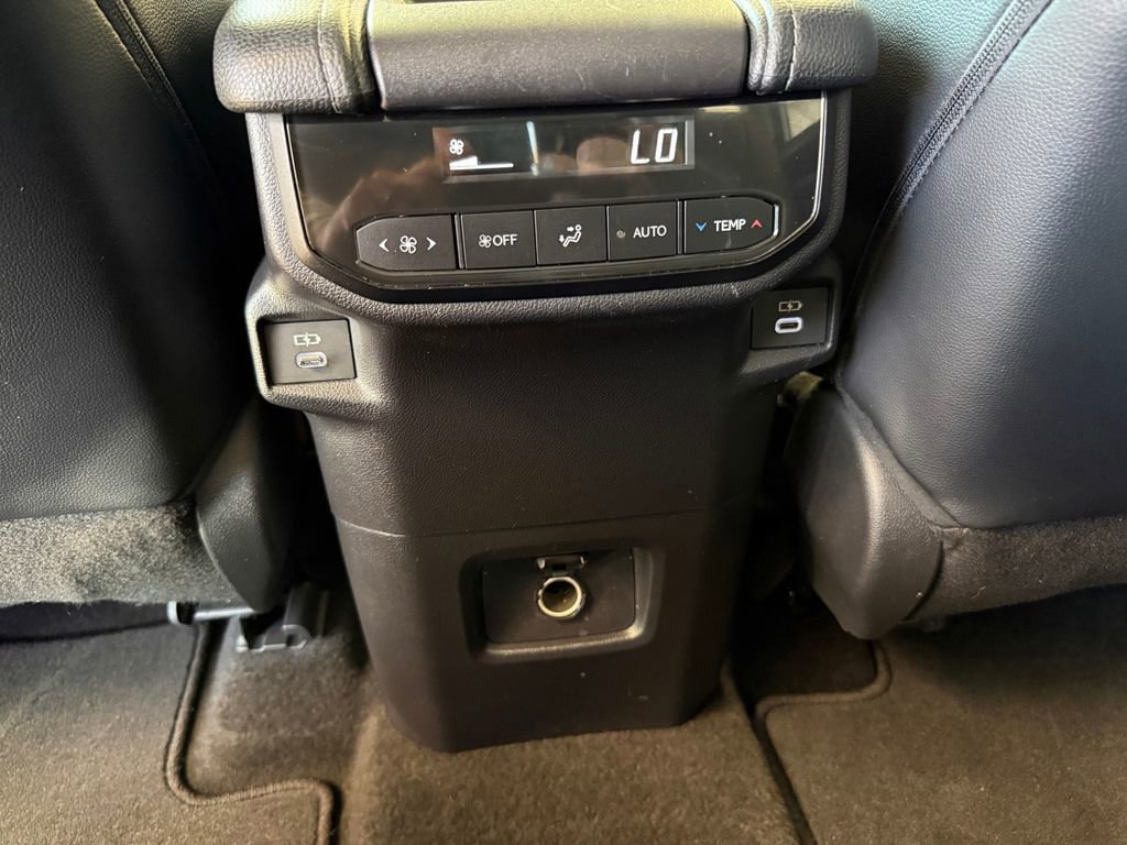Used 2024 Toyota Grand Highlander XLE image 29