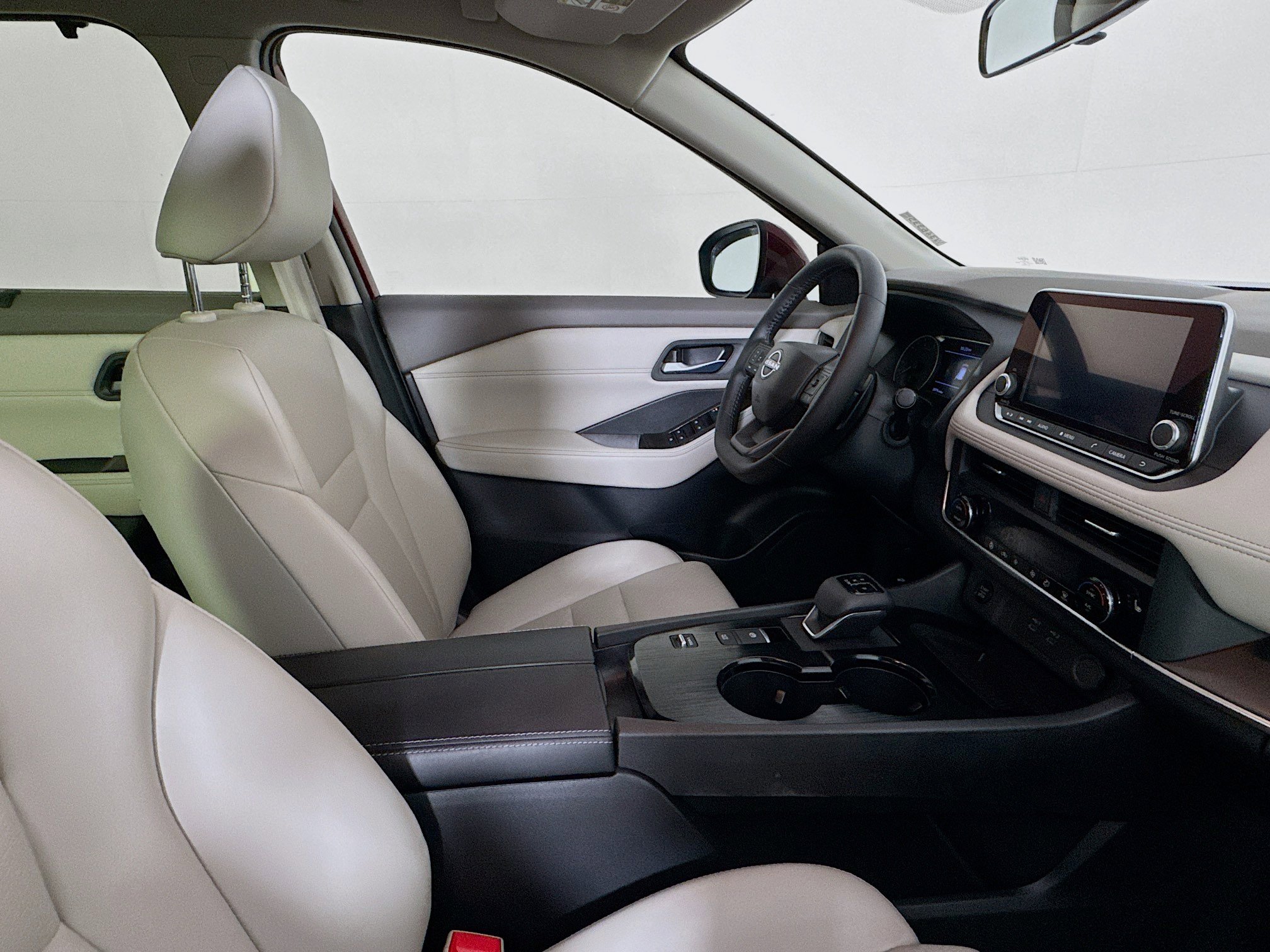 Used 2025 Nissan Rogue SV w/ SV Premium Package FWD image 50