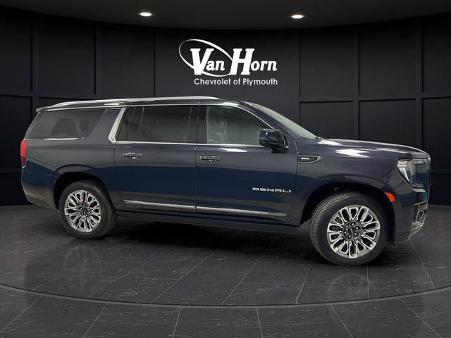 Used 2023 GMC Yukon XL Denali Ultimate AWD/4WD image 8