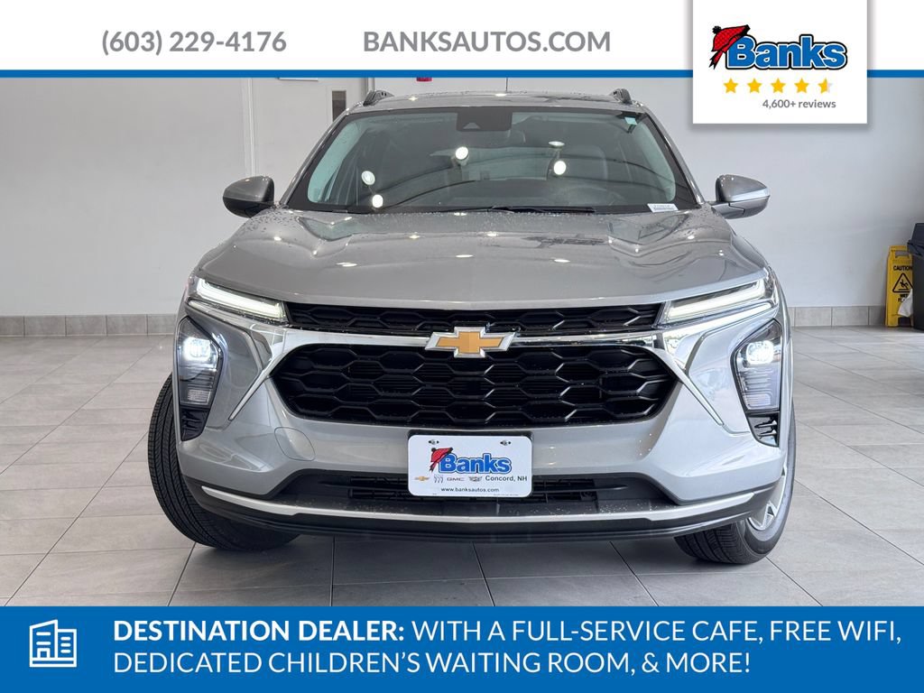 Certified 2024 Chevrolet Trax LT FWD image 3