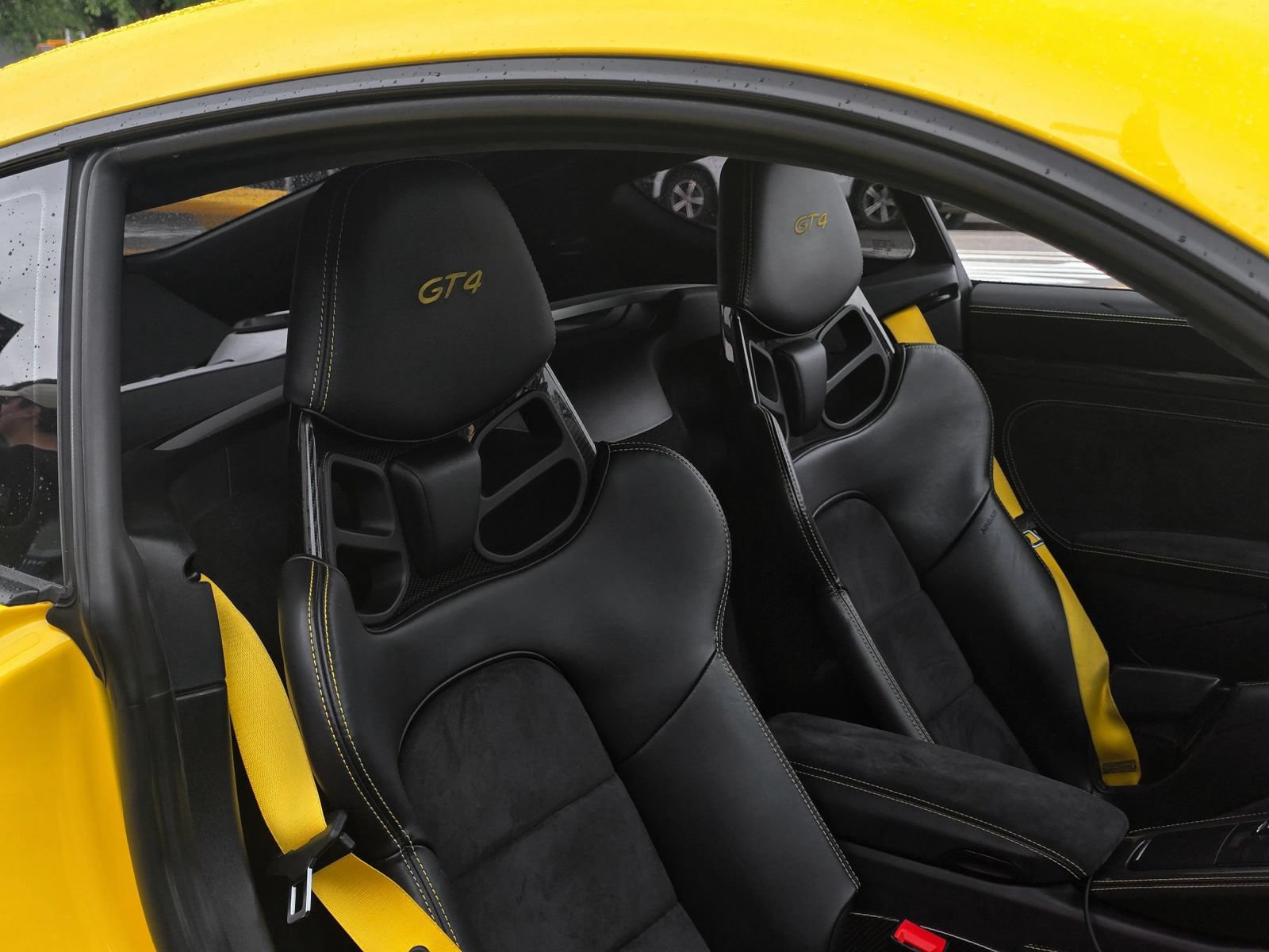 Used 2020 Porsche 718 Cayman GT4 RWD image 31