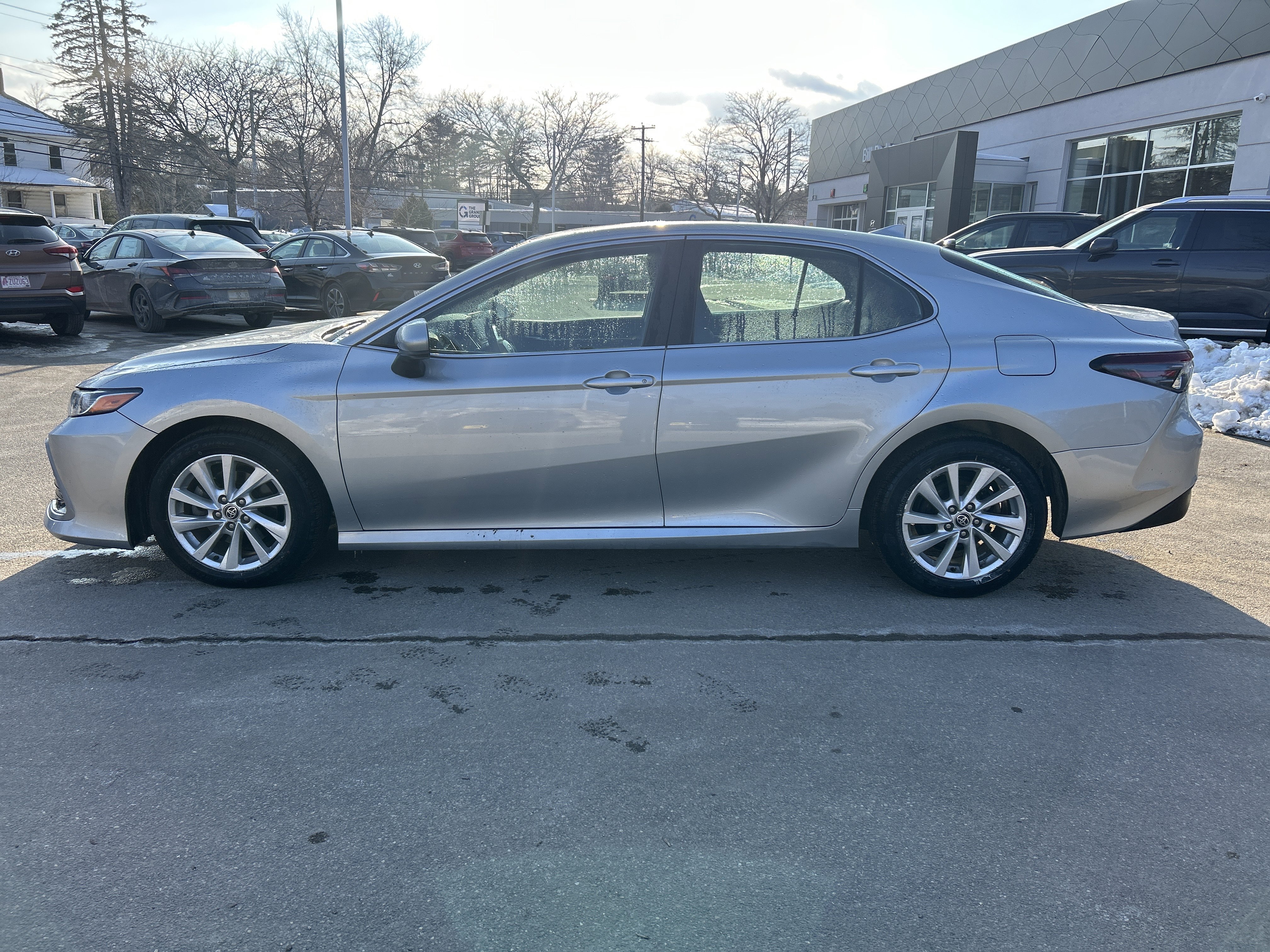 Used 2023 Toyota Camry LE image 8