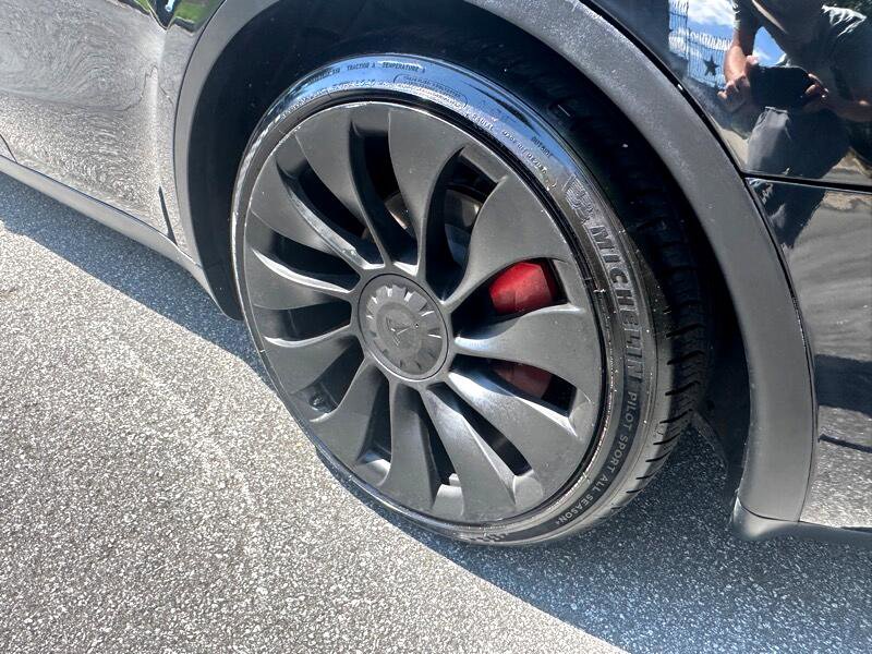 Used 2023 Tesla Model Y Long Range image 43