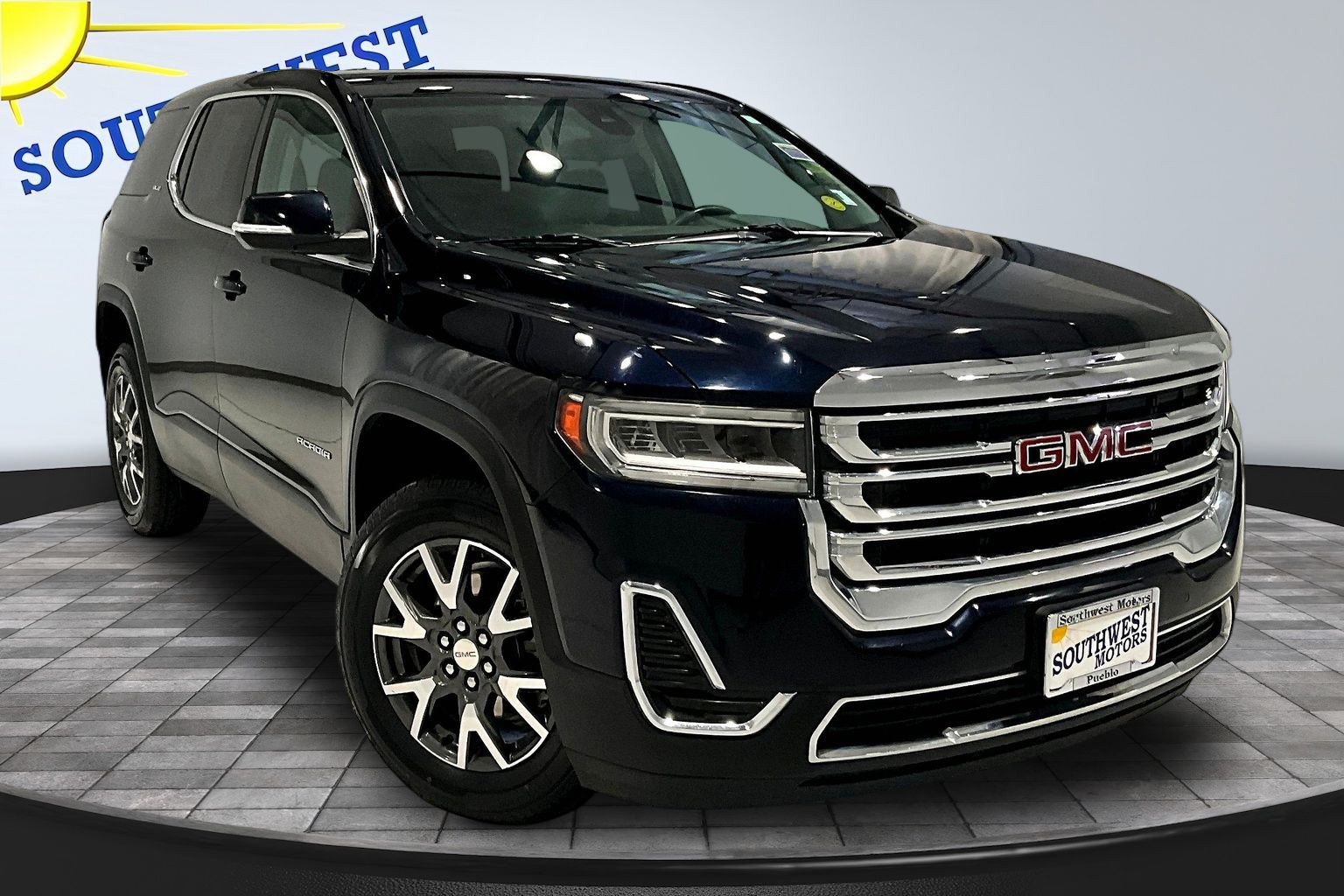 Used 2022 GMC Acadia SLE AWD/4WD image 3